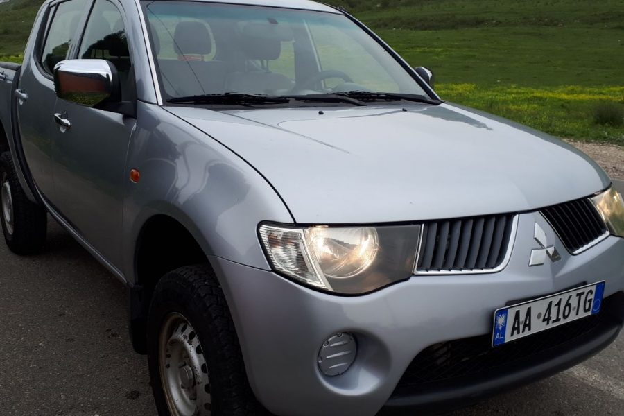 Mitsubishi l200 2009